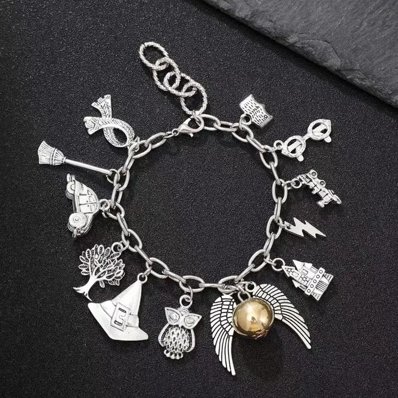 Pulsera con colgantes's photo #1