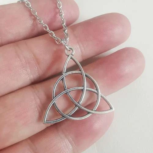 Nudo de bruja's foto | Novedades Wicca |  BizneCubano